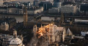 카 체이싱-고공 헬기 액션 ‘런던 해즈 폴른’, 런던의 붕괴는 시작일뿐…제라드 버틀러-아론 에크하트-모건 프리먼 주연
