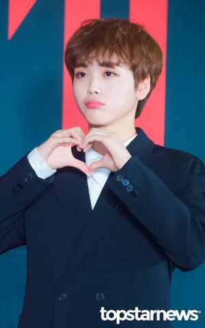 [HD포토] 엑스원(X1) 송형준, ‘원잇 심쿵하게 만드는 애교’ (FLASH)