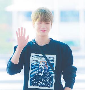 강다니엘, 함께 손 잡고 숲길을 걷고 싶은 스타 1위 등극