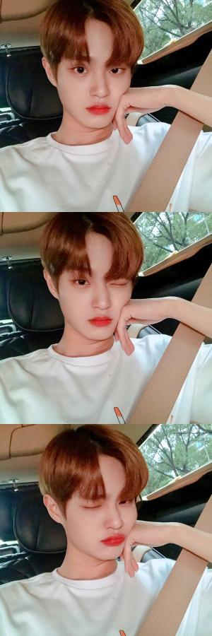 에이비식스(AB6IX) 이대휘, 이쪽 저쪽 윙크 발사…“무슨 필터인들 다 이쁘지”