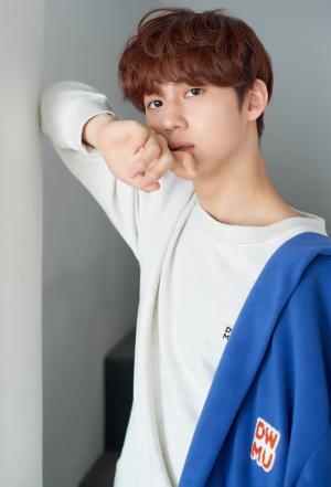 ‘프로듀스X101’ 출신 W 프로젝트 4 황윤성, 의류 모델 발탁 → 촬영까지 마쳤다…‘대세 행보’