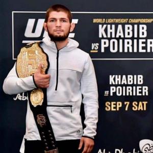 [UFC 242] 하빕 누르마고데모프, 라이트급 2차 방어전서 더스틴 포이리에 상대 서브미션 승…28전 전승행진 이어가