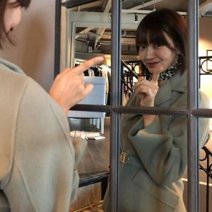 ‘보좌관2’ 신민아, 김우빈이 반한 보조개 미소 지으며 일상 즐겨…“너무 예뻐서 정신 없다”
