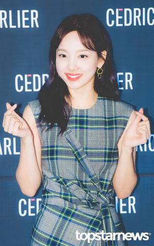 [HD포토] 트와이스(TWICE) 나연, ‘러블리한 토끼 미소’