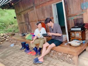 ‘검은 사제들’ 영신 역 박소담, ‘삼시세끼 산촌편’ 귀여운 막내 소담이로 with. 남주혁 