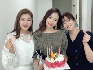 ‘미스트롯’ 홍자 생일, 송가인-정미애 깜짝 등장…‘진선미’가 한 자리에