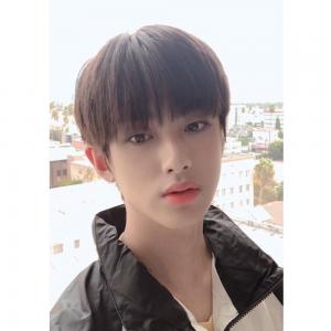 ‘프듀X’ 김민규, “LA 사진 대방출 1탄” 2탄은 언제?…‘무민단’ 설레게 하는 남친짤