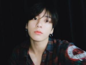 방탄소년단(BTS) 정국, 타투샵 열애설 논란 후 헤어스타일 변화…소년美 넘치는 막내