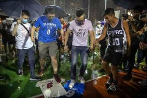 NBA LA 레이커스 르브론 제임스, 홍콩서 유니폼 화형식까지 진행…중국 지지 및 홍콩 시위 비판