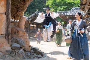 ‘조선혼담공작소 꽃파당’ 김민재, 촬영장 속 비글미 넘치는 마훈 모먼트…동현배도 감탄 (ft. 인물관계도)