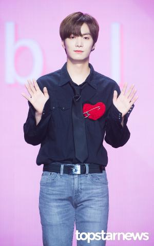 [HD포토] 뉴이스트(NU’EST) JR, ‘촉촉한 눈빛’ (LOVE ME)