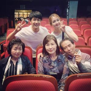 오정연-김승현, 연극 관람 온 아버지-어머니-고모까지 함께…“여자친구랑 열애 축하”