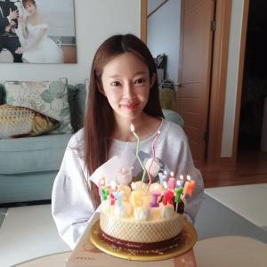 지연수♥일라이, 40세 생일 맞이 인증샷…나이 차이-이혼 위기 극복한 ‘달달함’