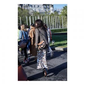 ‘나 혼자 산다’ 슈스스 한혜연, 파리 패션위크에서 포착된 뒷모습…나이 거스르는 패션감각