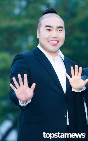 [HD포토] 마흔파이브 김지호, ‘출근길에 등장한 오랑캐’ (뮤직뱅크)