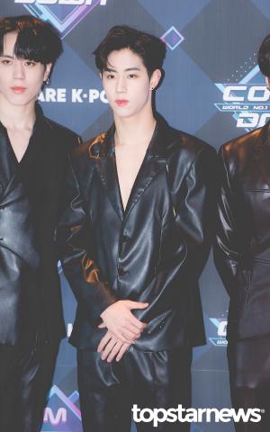 [HD포토] 갓세븐(GOT7) 마크, ‘깊게 파인 V라인’ (엠카운트다운)