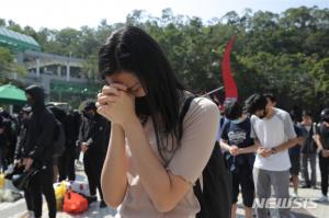 "홍콩 16세소녀, 경찰서에서 경찰들에게 집단성폭행 당해…임신후 낙태수술"