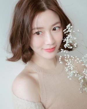 이유비 동생 이다인, 청순미 넘치는 SNS 속 일상 &apos;꽃보다 아름다워&apos;