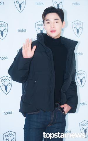 [HD포토] 헨리(Henry), ’멋진 손인사’