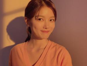 ‘우아한 거짓말’ 김유정, ‘정변의 아이콘’ 보조개 미소 눈길…대학교 진학 포기한 이유는?