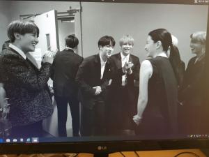 배우 이영애, 방탄소년단(BTS)와 함께 찍은 사진 공개…‘남편 정호영 직업-나이 차이도 관심↑’