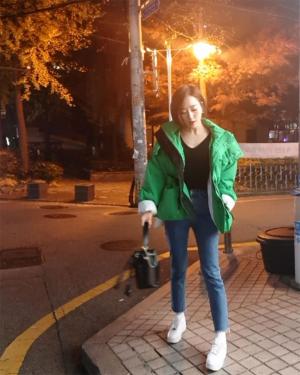 &apos;연애의 맛 시즌2&apos; 이형철 소개팅녀 신주리, 인스타 속 근황 엿보니…&apos;패딩도 패션으로 완벽 소화&apos;