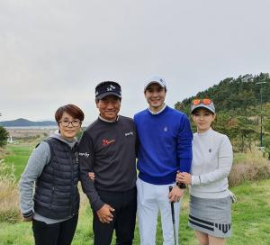 조현재, 프로골퍼 아내 박민정과 골프 데이트 中…‘나이 들어도 여전한 ♥’