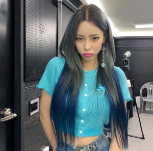 &apos;슈가맨3&apos; 헤이즈(Heize), 소속사 및 본명 궁금증 높이는 미모…&apos;양준일 출연으로 화제&apos;