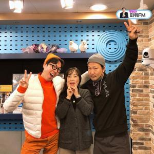 ‘김영철의 파워FM(철파엠)’ 정형석-박지윤, 녹색창 장악한 성우 월드부부