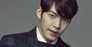 [팩트체크] &apos;신민아♥&apos; 김우빈, 다큐 &apos;휴머니멀&apos;로 방송 복귀…내레이터 활약