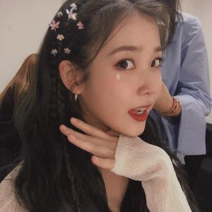 아이유(IU), 장기하와 결별 이후 여신급 미모 ‘나이 믿기지 않아’