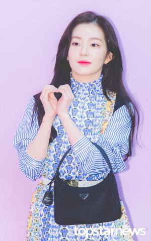 [HD포토] 레드벨벳(Red Velvet) 아이린, ‘예쁘게 만든 하트에 뿌듯~’ (프라다)