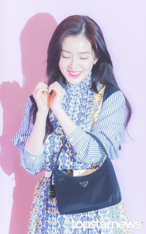 [HD포토] 레드벨벳(Red Velvet) 아이린, ‘보호본능 일으키는 자그마한 손하트’ (프라다)