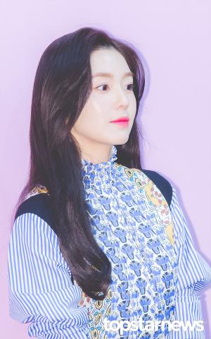 [HD포토] 레드벨벳(Red Velvet) 아이린, ‘귀여운 눈빛’ (프라다)