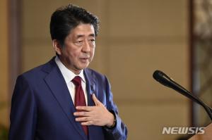 일본 아베 총리, 또 골프치며 새해 인사…벚꽃-카지노 스캔들에 개헌 강행 비쳐