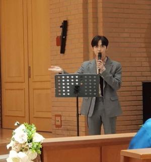가수 김재환, 명동성당에서 축가 부르는 모습 포착…‘누나팬 녹인단 마리오’
