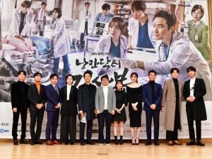 ‘낭만닥터 김사부2’, 첫 방송부터 동시간대 시청률 18.5%…3년을 기다린 시즌2의 폭발