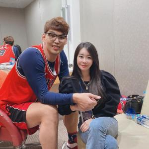 하승진, NBA에서 돌아온 진짜 이유가 ‘아내 김화영’ 때문?