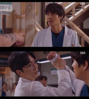 ‘낭만닥터 김사부2’ 안효섭 막아서는 신동욱 ‘브로맨스?’…순간 최고 시청률 20.5% 돌파