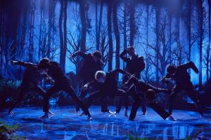 방탄소년단(BTS), 美 ‘제임스 코든쇼’서 ‘블랙 스완’ 첫 무대…폭발적인 반응