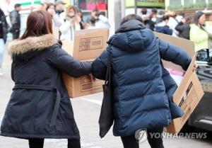 중국 신종코로나 우한폐렴에 한국서 마스크 싹쓸이…약국·편의점 &apos;마스크 품귀&apos;