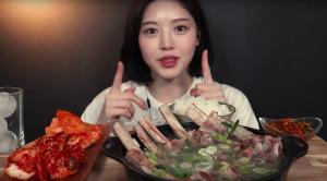 유튜버 문복희 왕갈비탕 먹방에 구독자들이 보인 반응