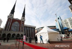 [속보] 명성교회 부목사와 엘리베이터 동승한 성동구청 직원 확진…강동구 암사동 같은 아파트 거주