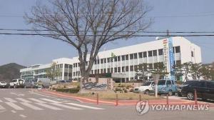 [속보] 경북 영덕군청 초토화, 신천지 공무원 해열제 먹고 근무…군수 등 공무원 93명 격리 및 검사