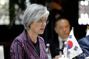 "한국은…" 강경화 외교부 장관, BBC 방송 출연에 따른 놀라운 현지 반응