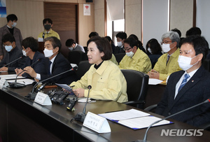 전교조 등 교원단체 "수능 연기 발표 4월초 늦다…이달 말엔 나와야"(종합)