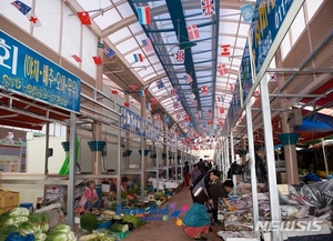 군산 신영시장 상인회, 3개월 회비 감면 &apos;눈길&apos;