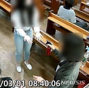 사그라들지 않는 코로나19…정부 &apos;장기플랜·구상권&apos; 카드 꺼내나