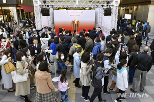 日, 코로나19 추가확진 6명·총1772명…사망 1명 추가·총45명