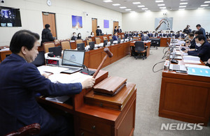 과방위, 오늘 &apos;n번방&apos; 긴급 현안질의…최기영·한상혁 등 참석